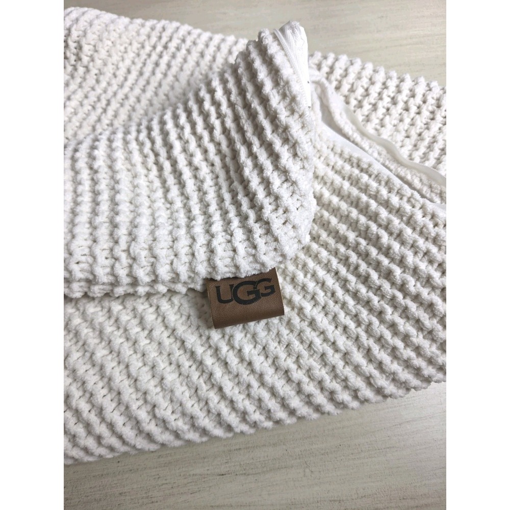 UGG Pillowcover Cream Sweater Material Lined Zipper Soft Cuddle